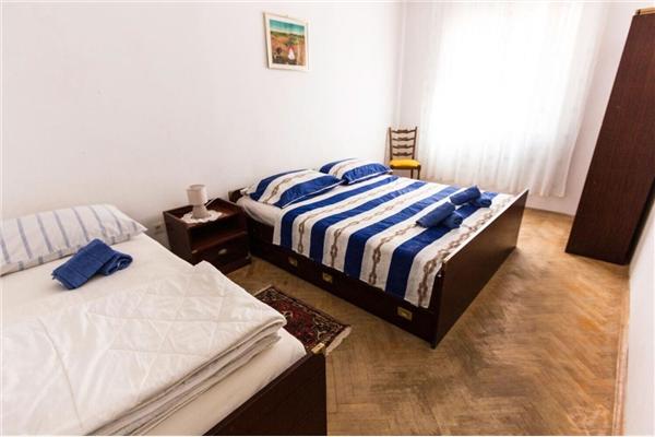 Apartment A1, for 5 persons