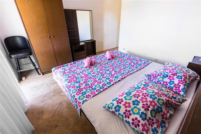 Apartment A1, for 5 persons