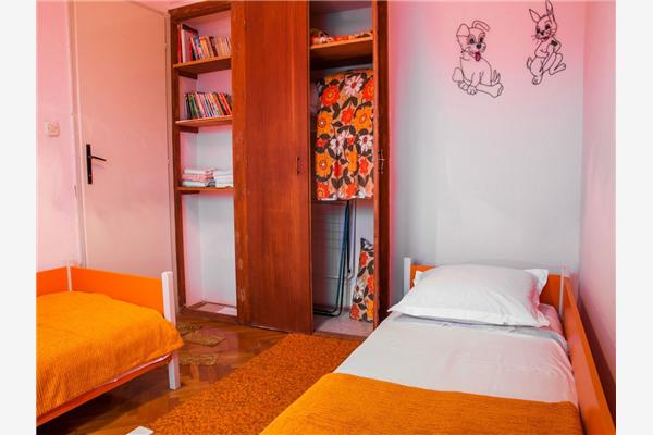 Apartment A1, for 5 persons