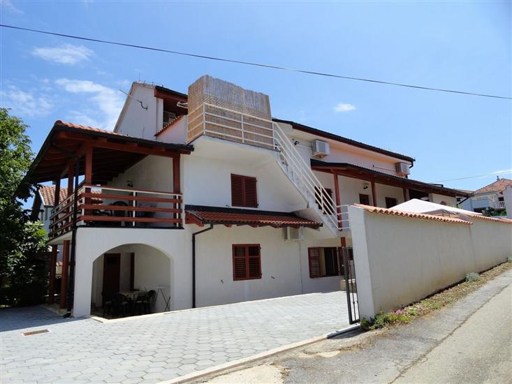 Apartmanok Davor