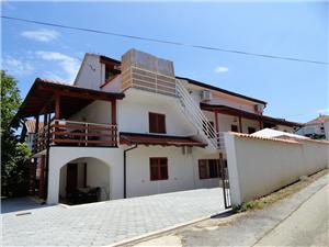 Apartmani Davor Ždrelac - otok Pašman, Kvadratura 25,00 m2, Zračna udaljenost od centra mjesta 300 m