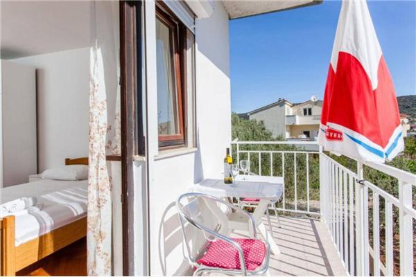 Apartment A1, for 5 persons