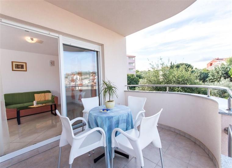 Apartment A1, for 5 persons