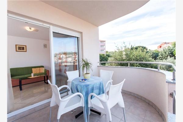 Apartment A1, for 5 persons