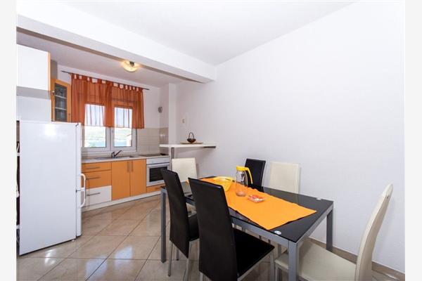 Apartment A1, for 5 persons