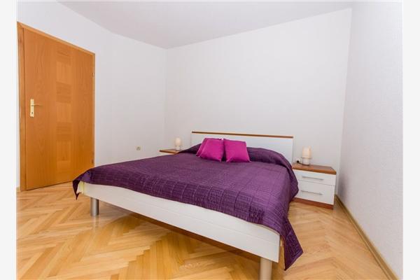 Apartment A1, for 5 persons