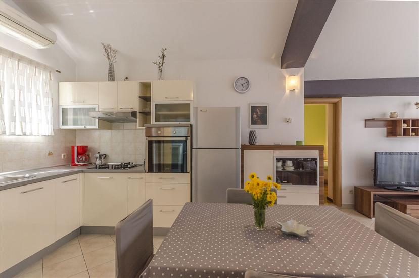 Apartment A2, for 5 persons