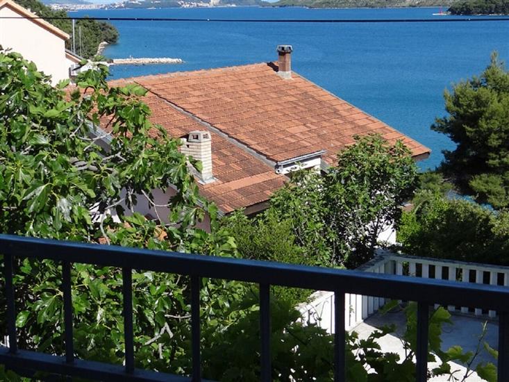 Apartment A2, for 6 persons