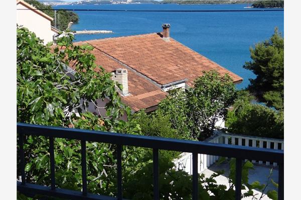 Apartment A2, for 6 persons