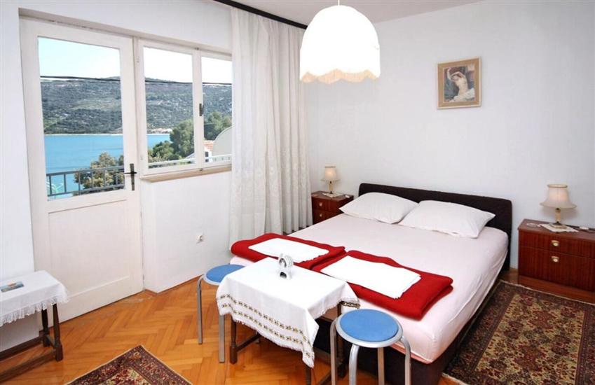 Apartment A2, for 6 persons