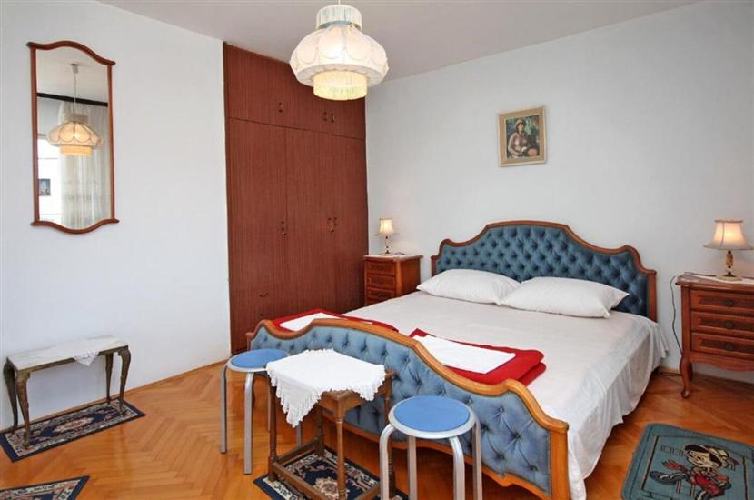 Apartment A2, for 6 persons