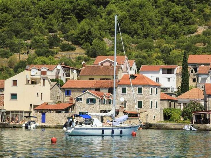 Apartment Mirni by the sea