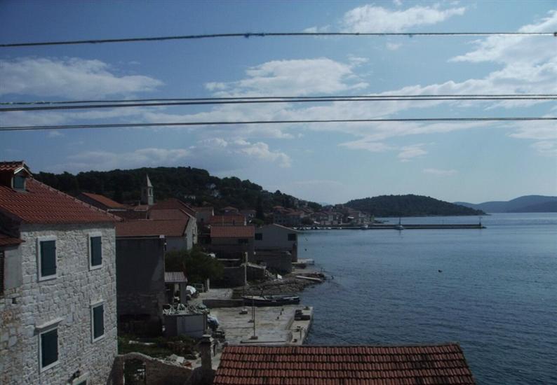 Apartment Mirni by the sea