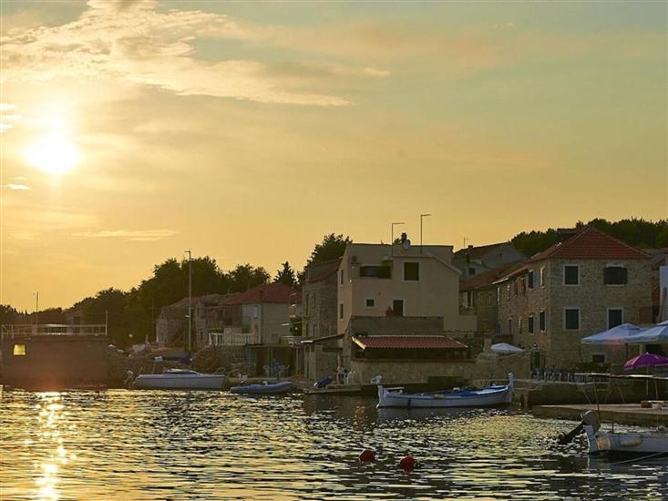Apartment Mirni by the sea