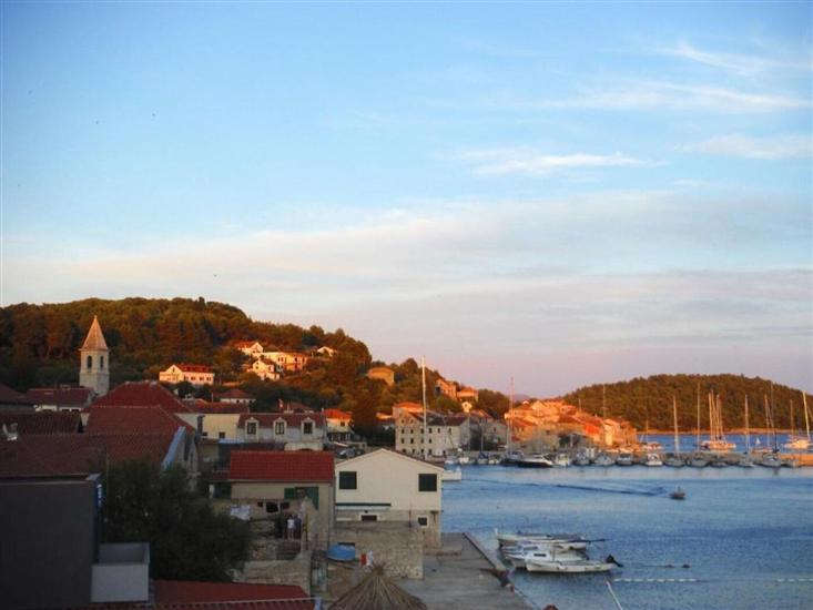 Apartment Mirni by the sea