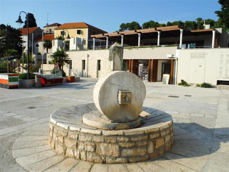 Apartment Mirni by the sea