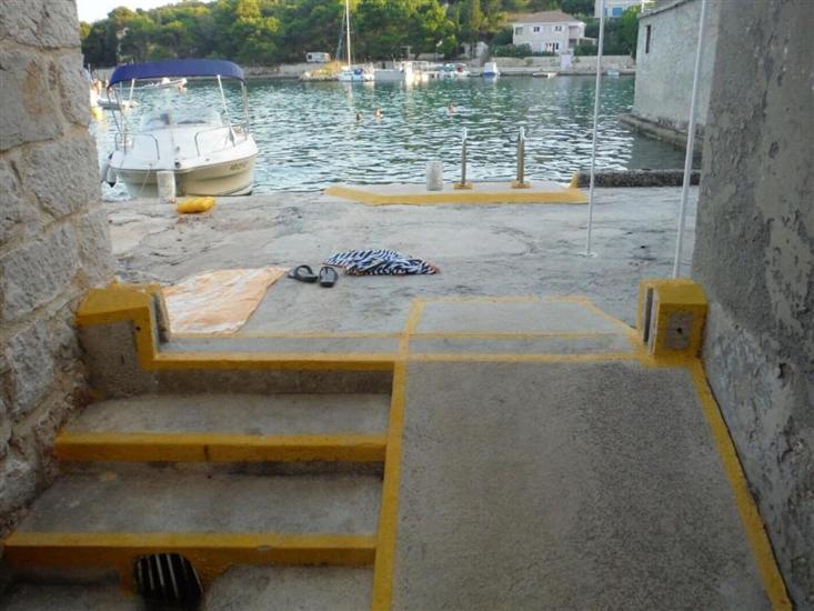 Apartment Mirni by the sea