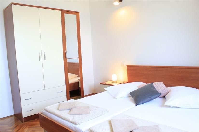 Apartment A1, for 5 persons