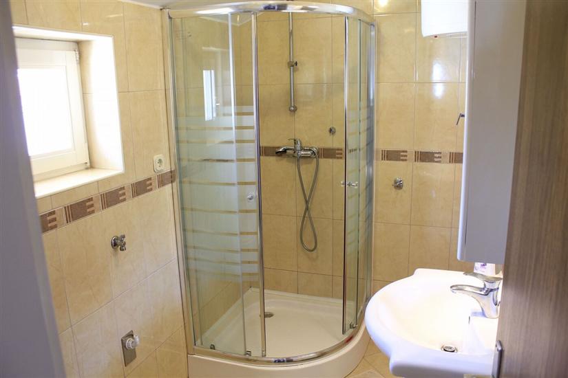 Apartment A1, for 5 persons