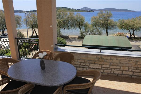 Apartment A4, for 5 persons