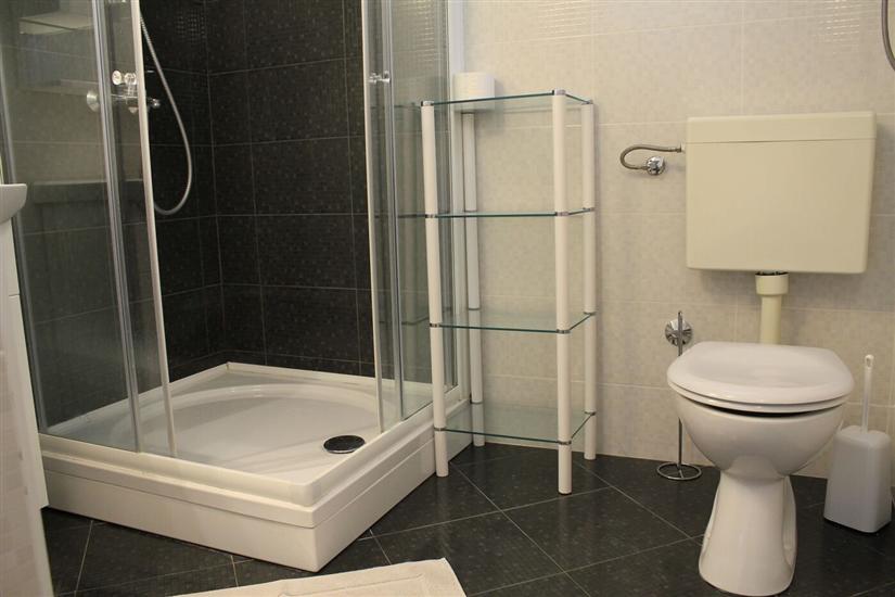 Apartment A4, for 5 persons