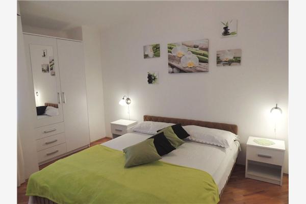 Apartment A7, for 5 persons