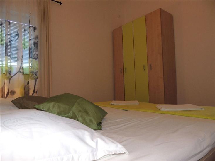 Apartment A7, for 5 persons