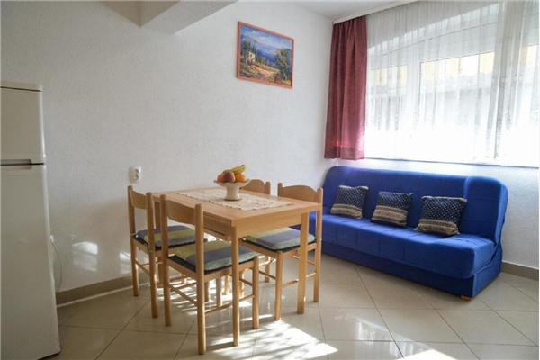Apartment A1, for 5 persons