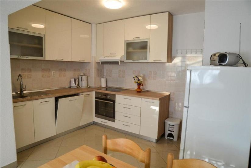 Apartment A1, for 5 persons