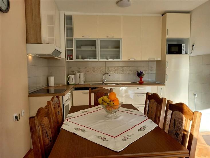 Apartment A2, for 5 persons