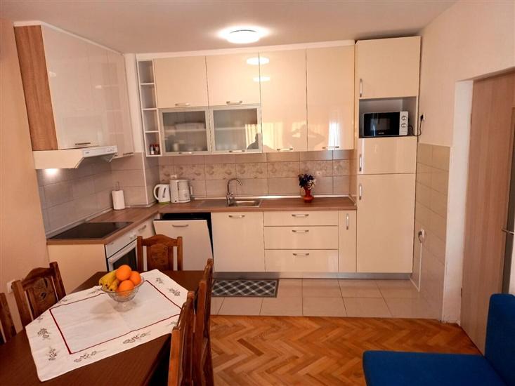 Apartment A2, for 5 persons