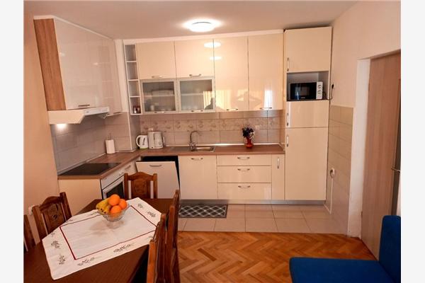 Apartment A2, for 5 persons
