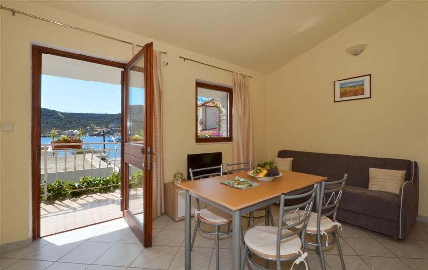 Apartment A2, for 3 persons