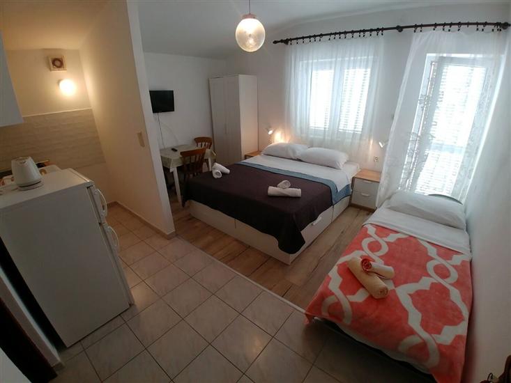 Apartment A11, for 3 persons