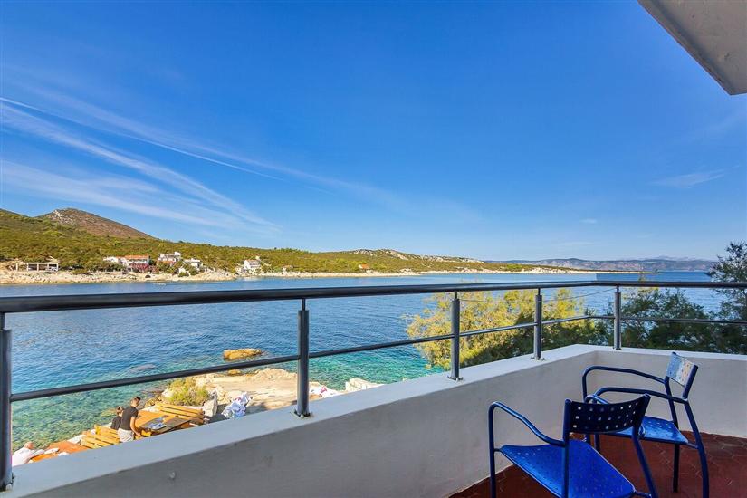 Room S1, for 2 persons