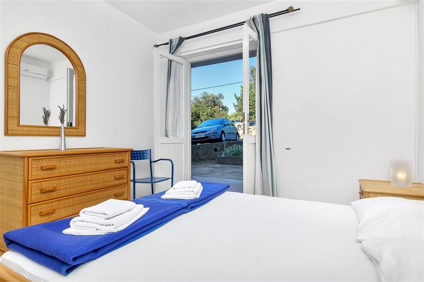 Room S4, for 2 persons