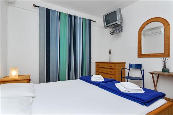 Room S5, for 2 persons