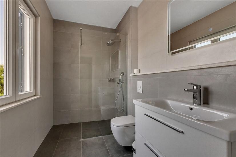 Room S7, for 3 persons