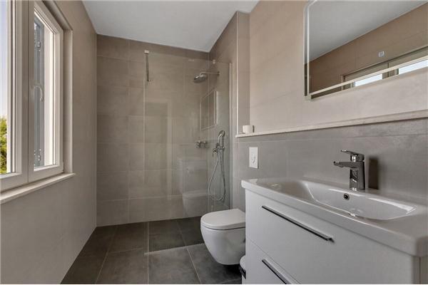 Room S7, for 3 persons