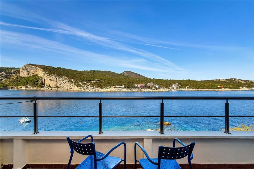 Room S8, for 4 persons