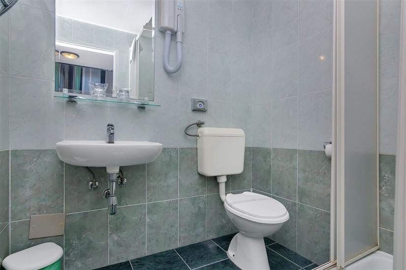 Room S8, for 4 persons