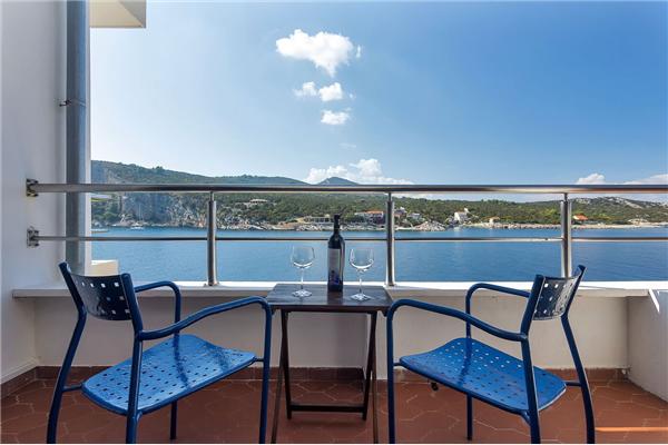 Room S9, for 2 persons