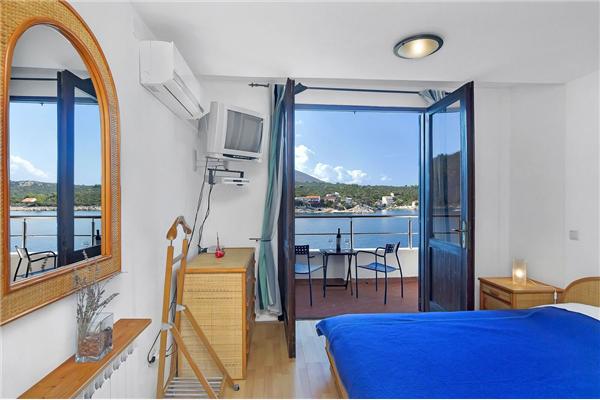 Room S9, for 2 persons