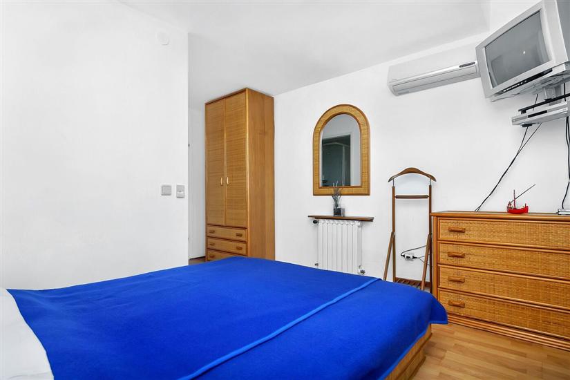 Room S9, for 2 persons