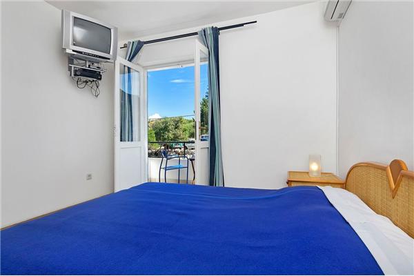 Room S11, for 2 persons