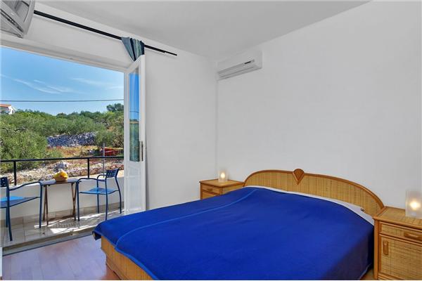 Room S11, for 2 persons