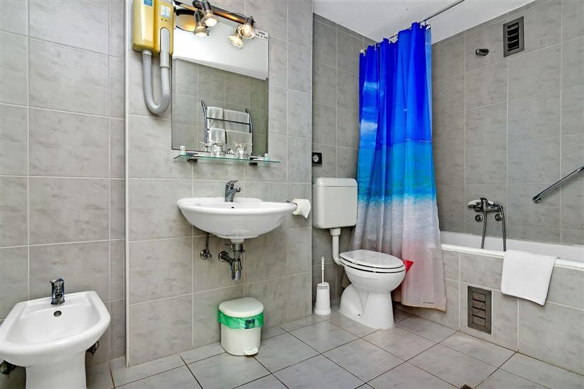 Room S11, for 2 persons