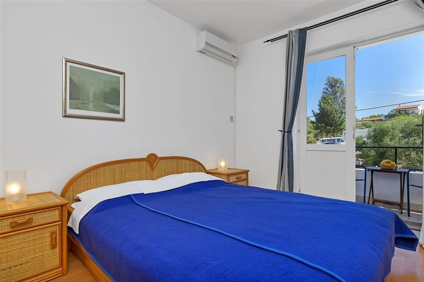 Room S12, for 2 persons