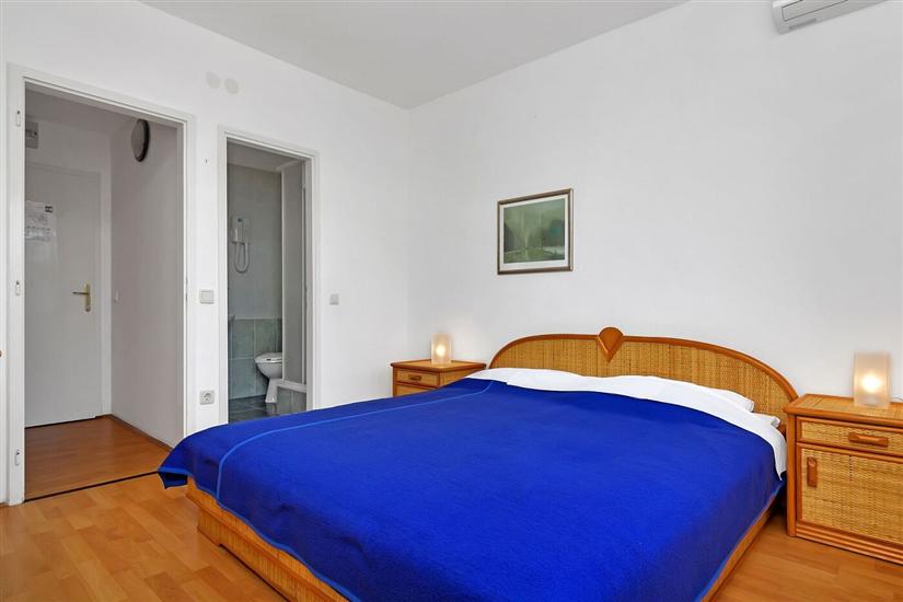 Room S12, for 2 persons