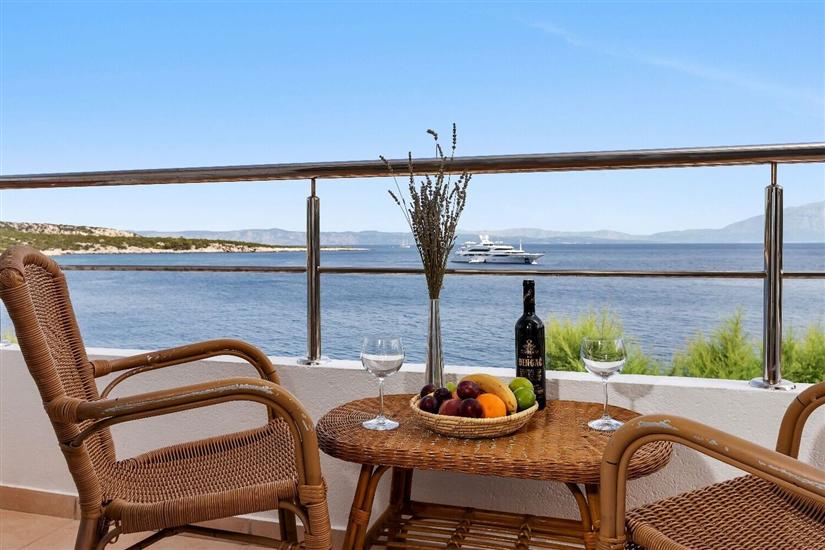 Room S14, for 4 persons